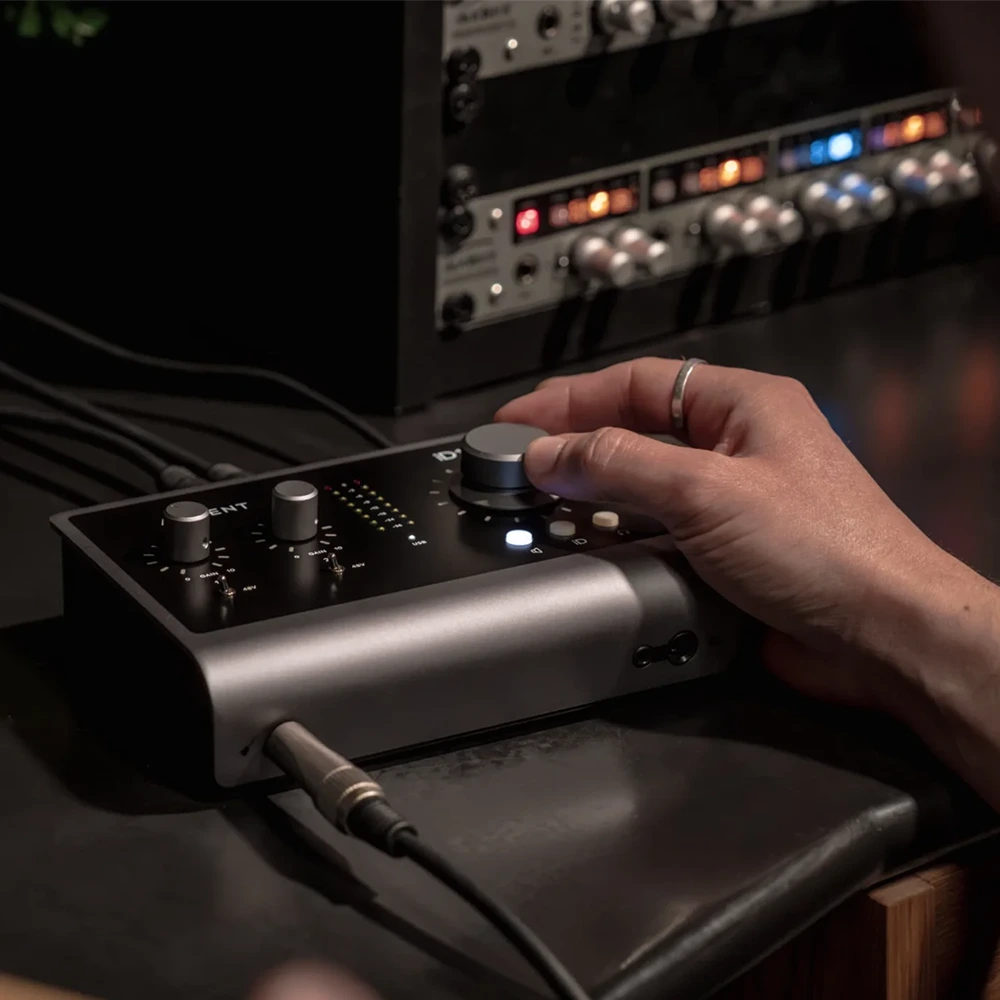 Audient iD14 MKII ses kartının ADAT optik girişi