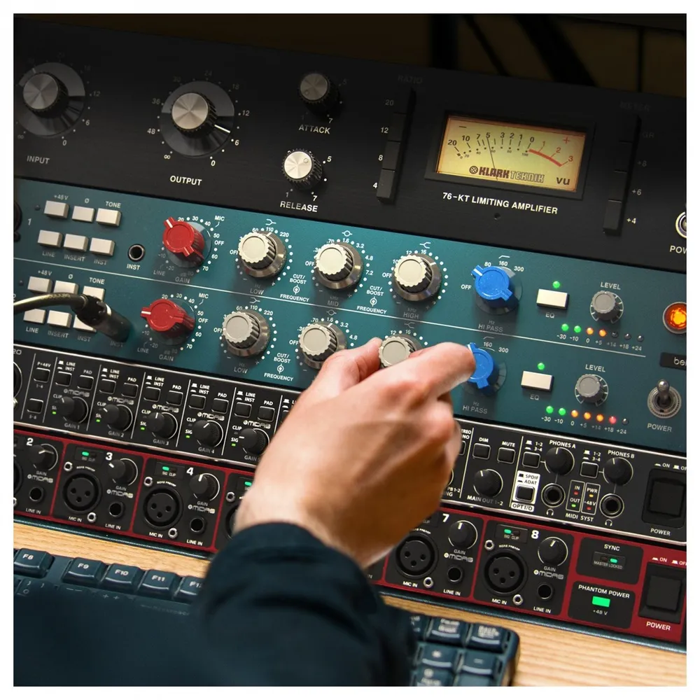 Behringer 1273 2 kanallı mikrofon preamfisi