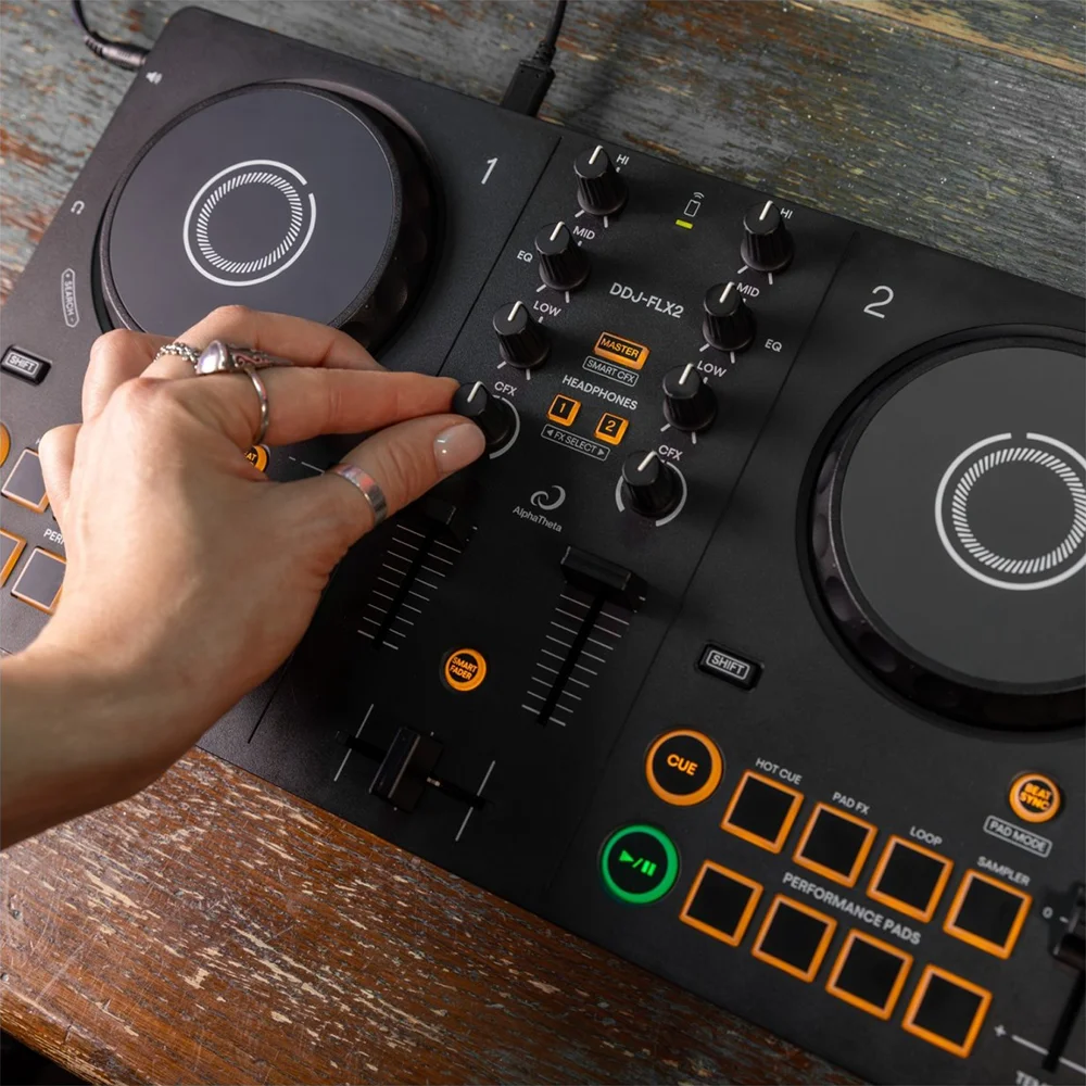 AlphaTheta DDJ-FLX2