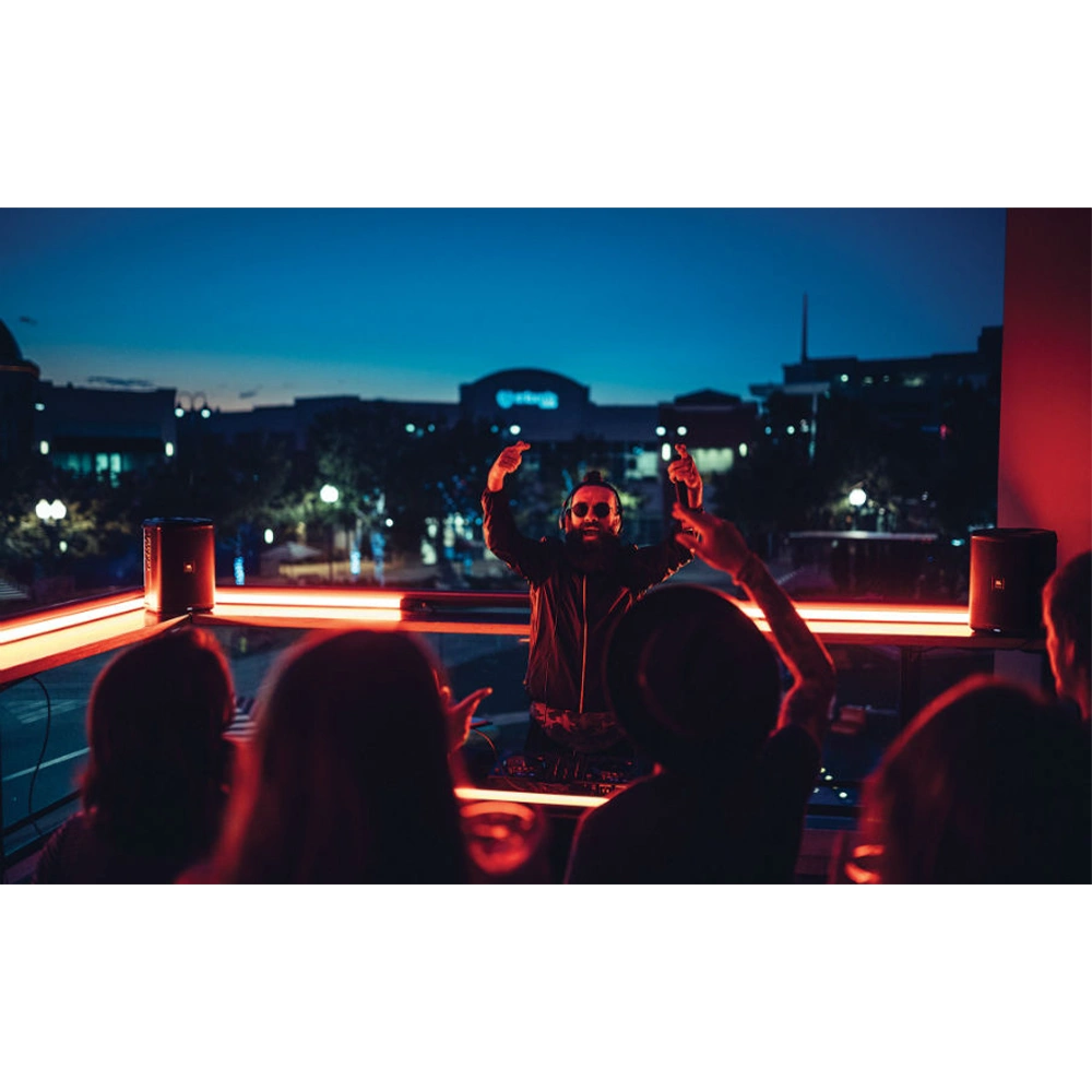 JBL EON ONE COMPACT'ın dahili 4 kanallı dijital mikseri ve kontrolleri