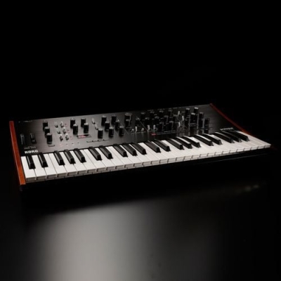 Korg PROLOGUE-8 Polyphonic Synthesizer - 1