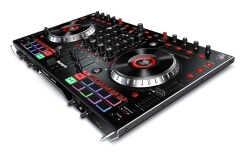 Numark NS6 II - 4 Kanal Controller - 1