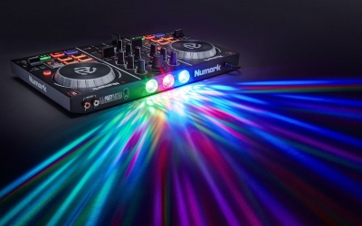 Numark Partymix DJ Controller - 2