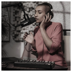 Shure MV7X XLR Podcast Yayın Bilgisayar Stüdyo Mikrofonu - 10